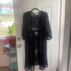 Women’s black cardigan/robe